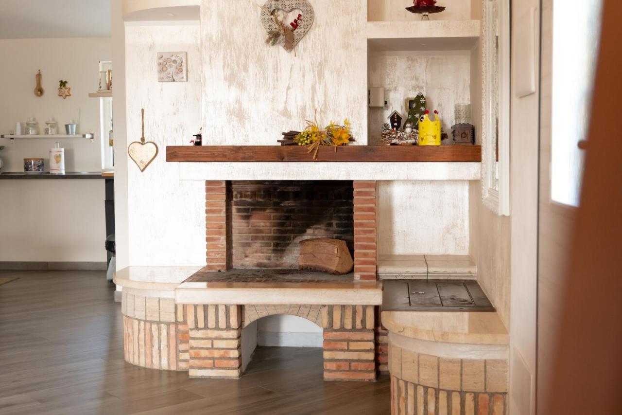 Agriturismo Casa Chiara Latina Eksteriør bilde