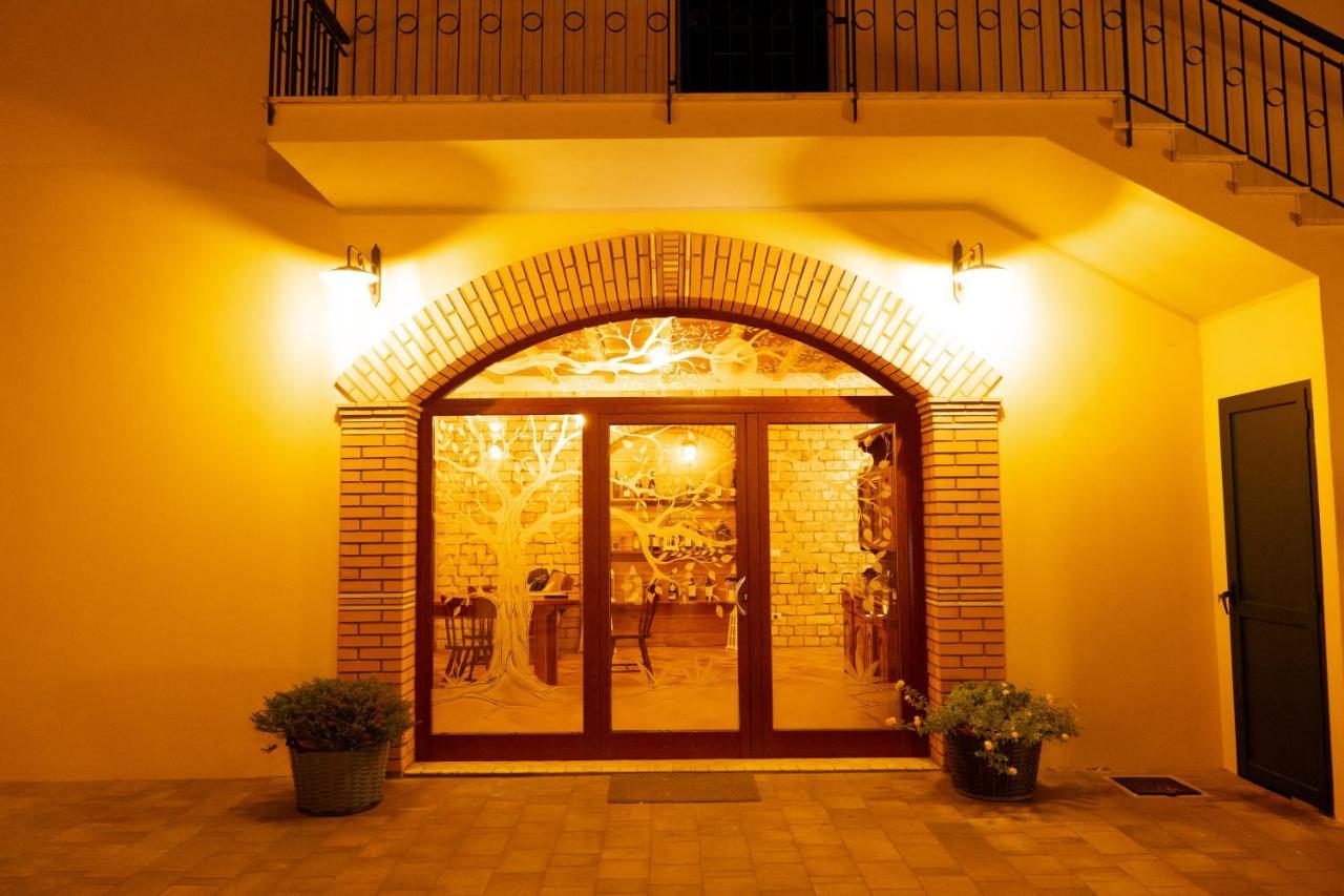 Agriturismo Casa Chiara Latina Eksteriør bilde