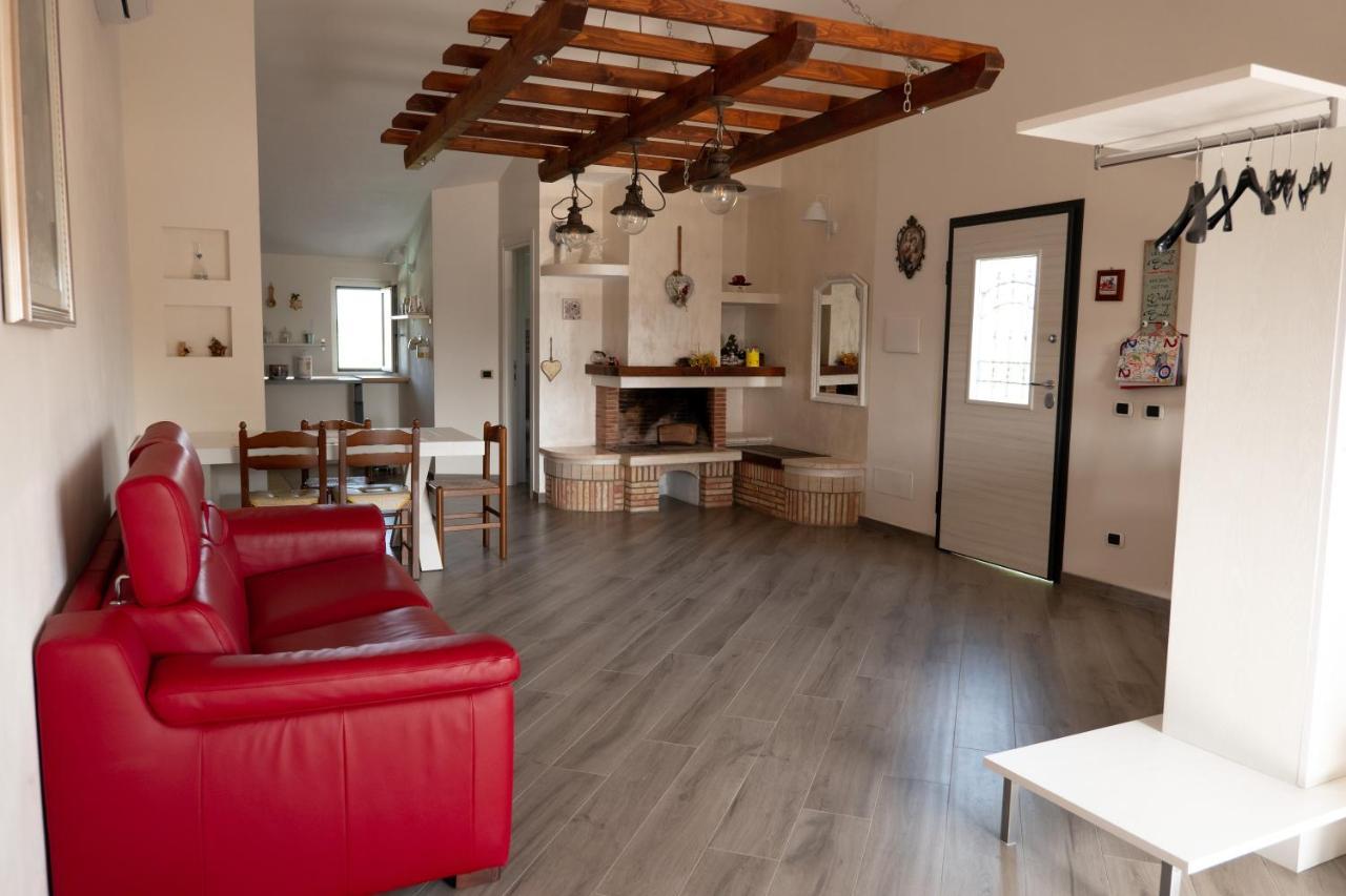 Agriturismo Casa Chiara Latina Eksteriør bilde