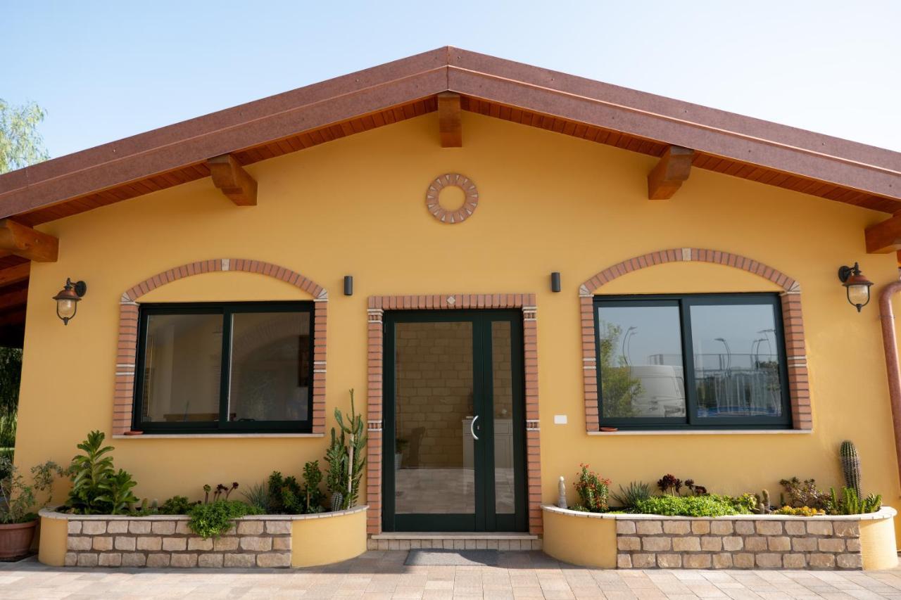 Agriturismo Casa Chiara Latina Eksteriør bilde