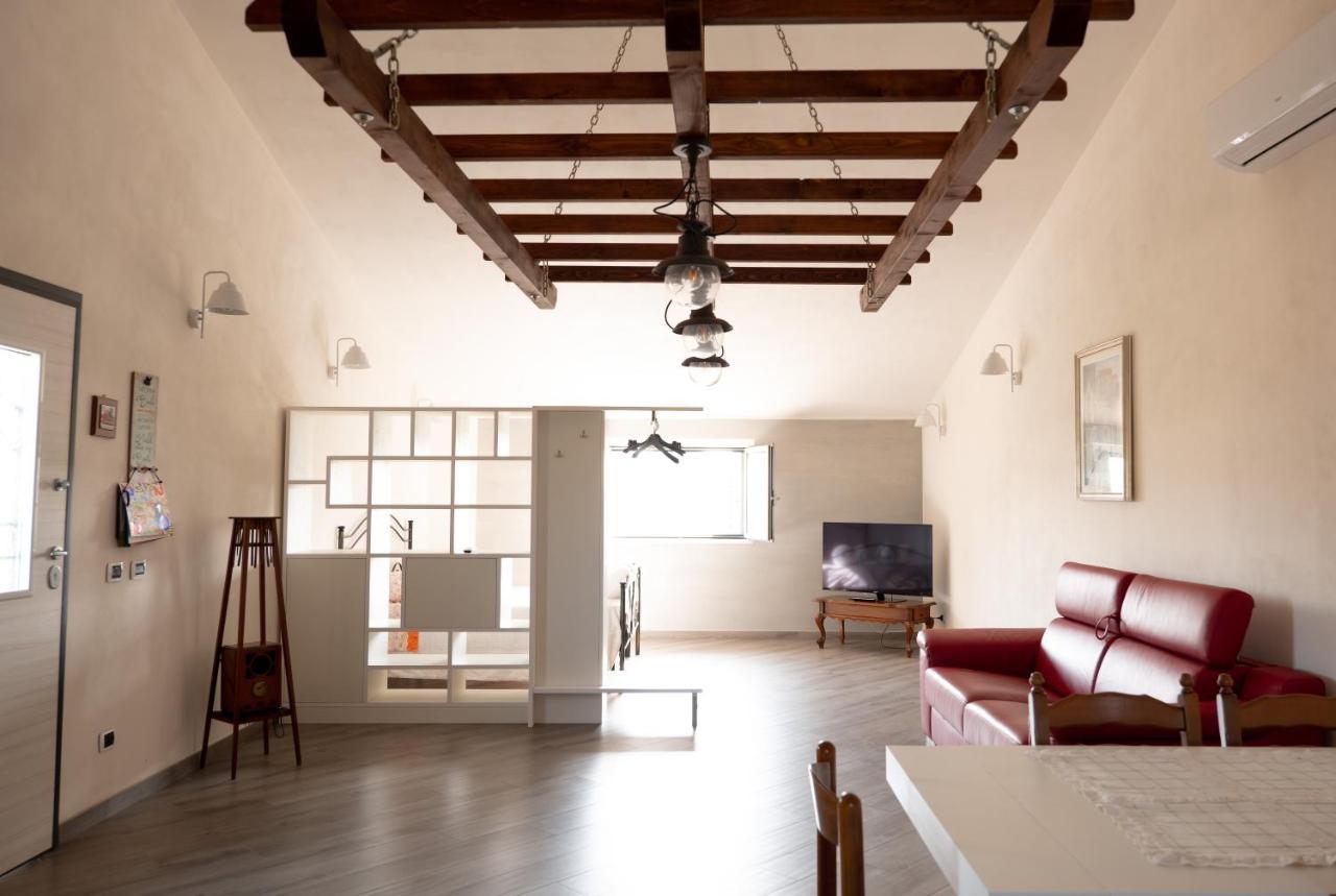 Agriturismo Casa Chiara Latina Eksteriør bilde