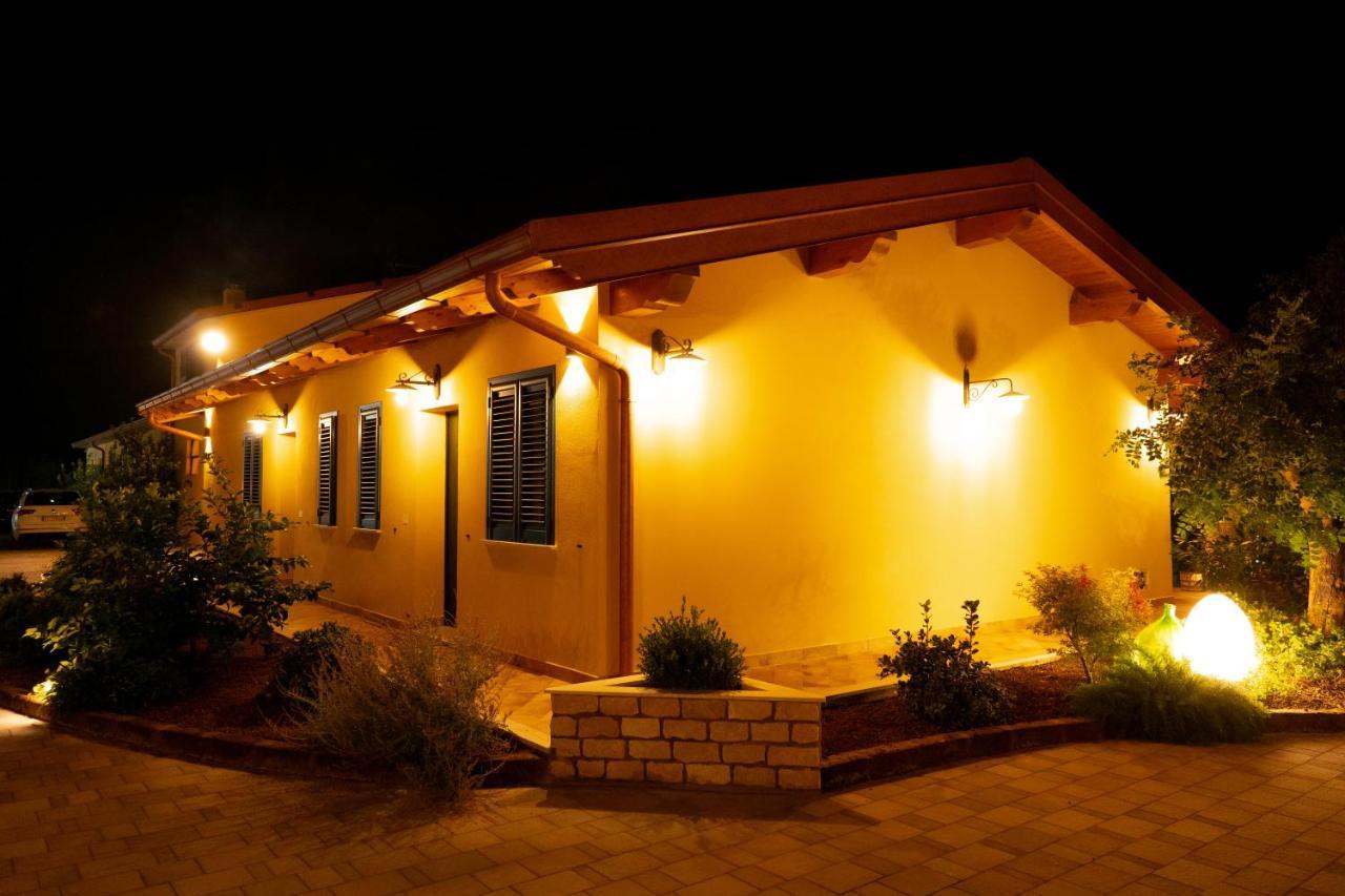 Agriturismo Casa Chiara Latina Eksteriør bilde