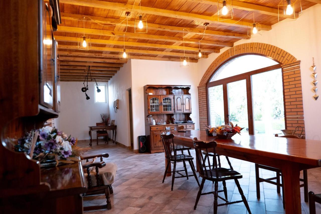Agriturismo Casa Chiara Latina Eksteriør bilde